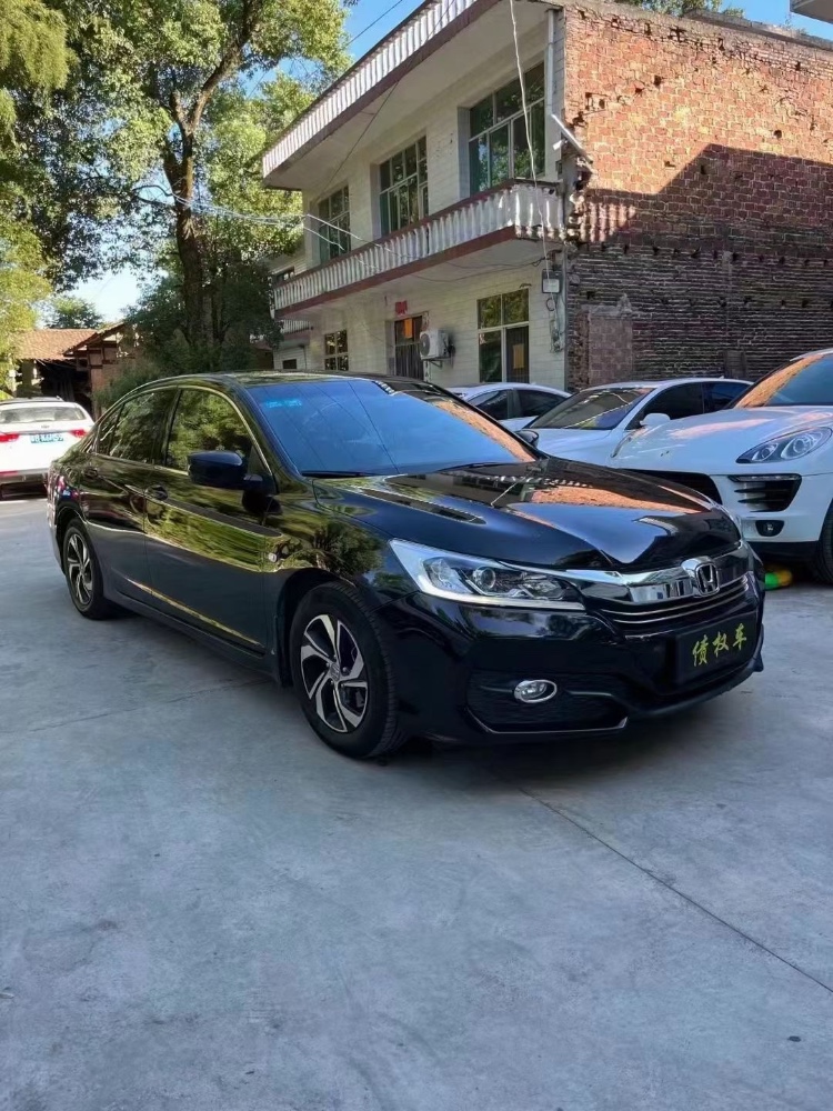 宜春17年本田雅阁3