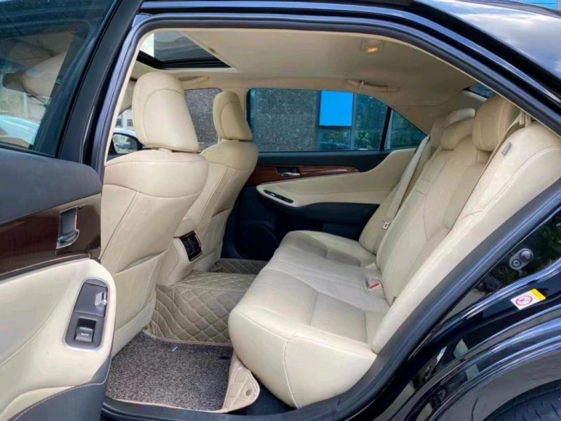 东莞16年丰田皇冠6