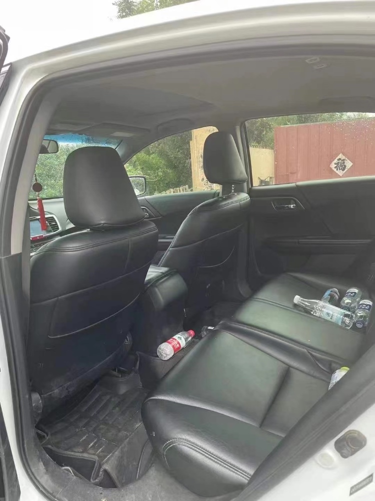 青岛14年本田雅阁2