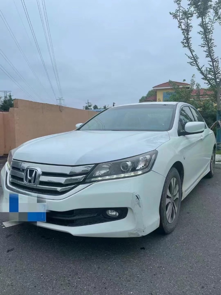 青岛14年本田雅阁3