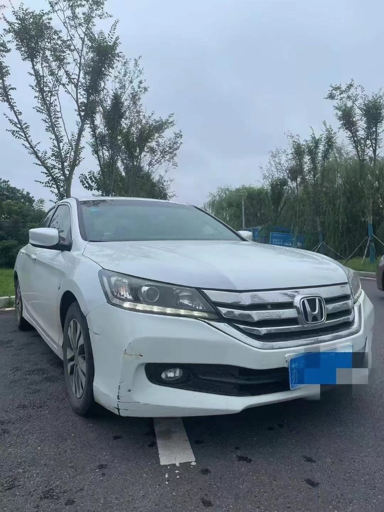 青岛14年本田雅阁4