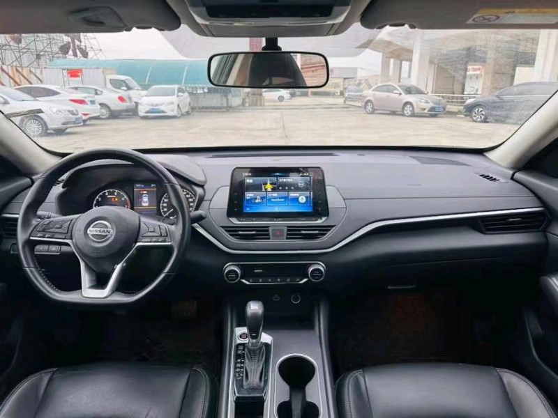 东莞20年日产天籁5