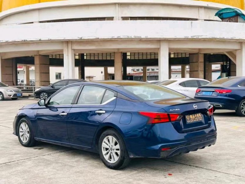 东莞20年日产天籁8