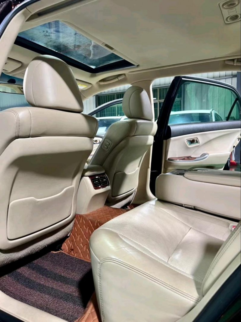 东莞14年丰田皇冠6