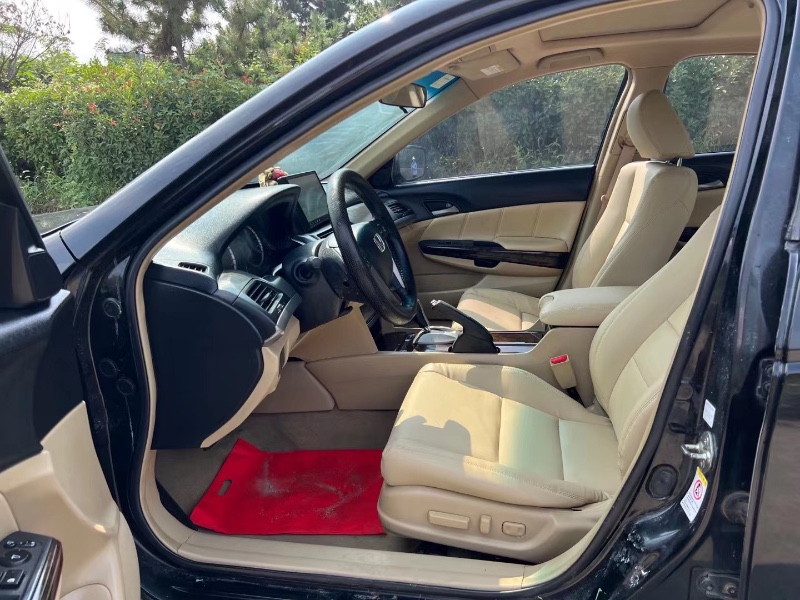 青岛10年本田雅阁2