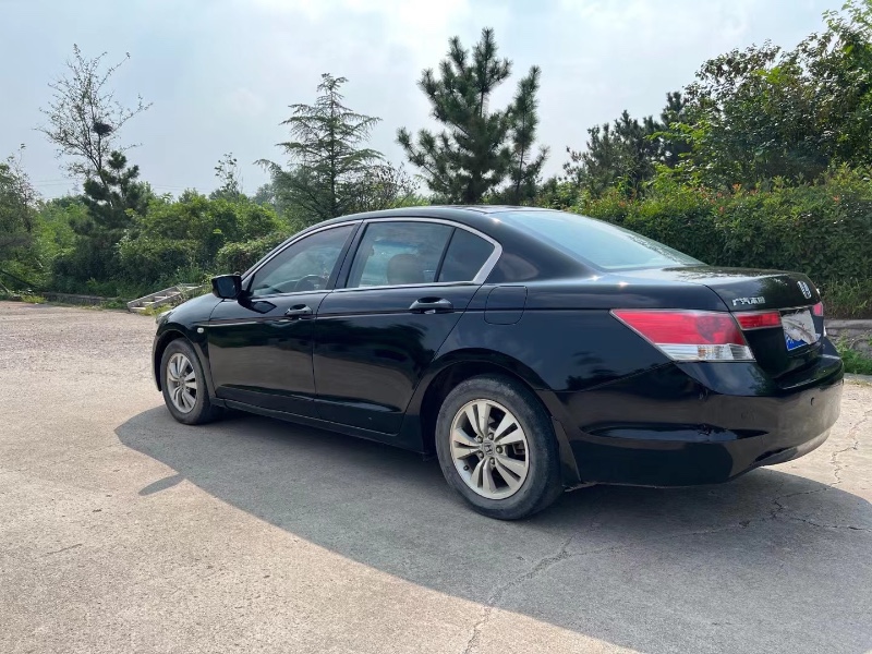 青岛10年本田雅阁9