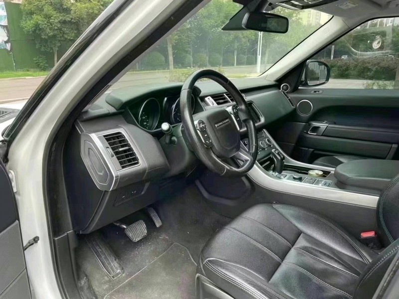 济宁17年路虎揽胜运动4