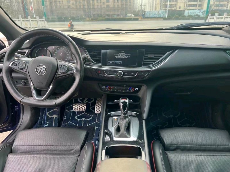 徐州19年别克君威8