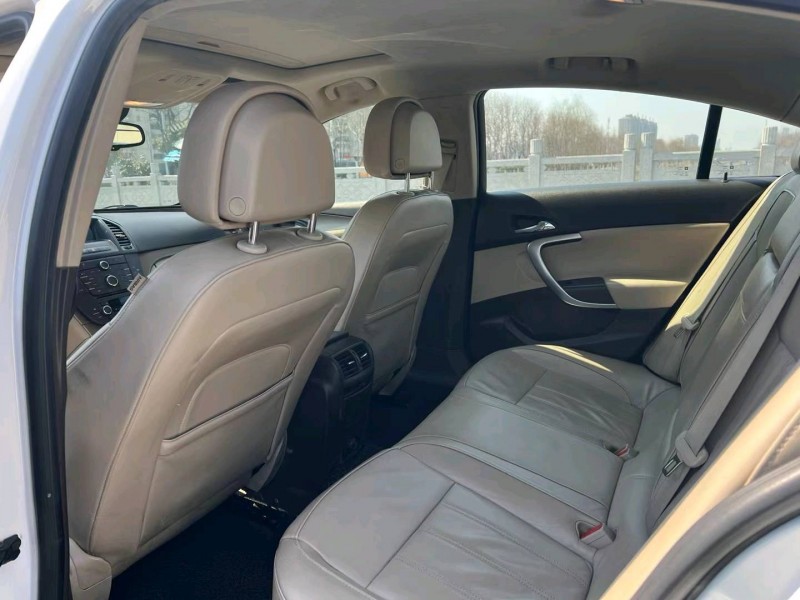 徐州12年别克君威8