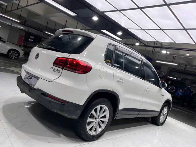 成都16年大众途观5