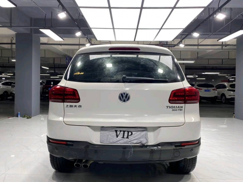 成都16年大众途观6