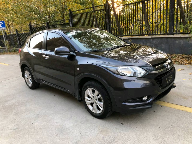 青岛16年本田缤智8