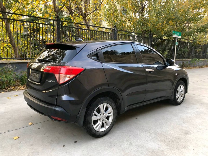 青岛16年本田缤智6