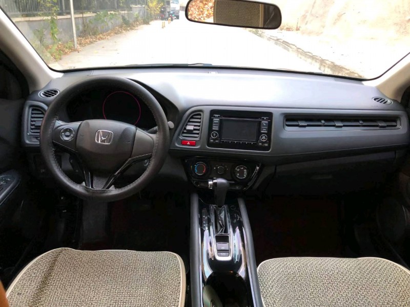 青岛16年本田缤智5