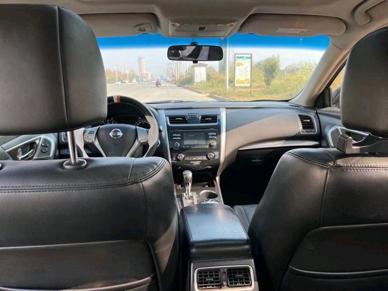 济宁14年日产天籁6