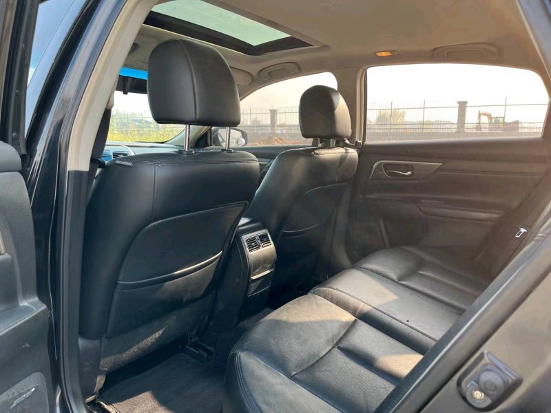 济宁14年日产天籁5