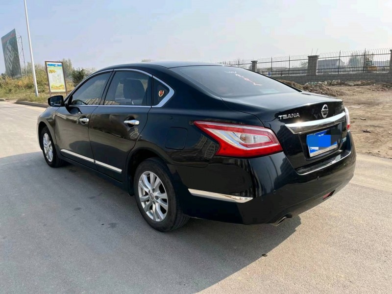 济宁14年日产天籁8