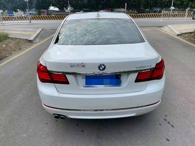 济宁15年宝马7系8