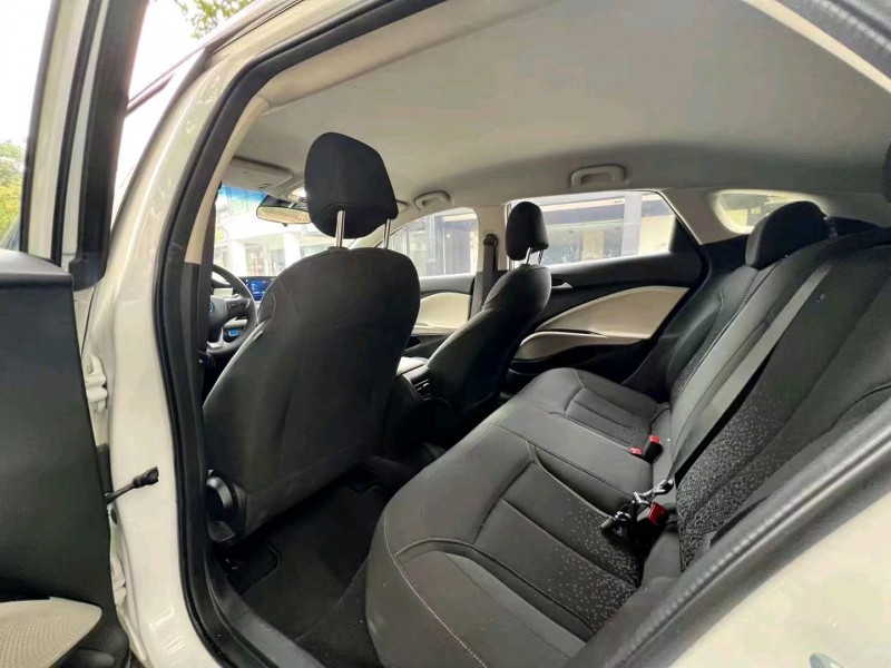 嘉兴21年别克微蓝5