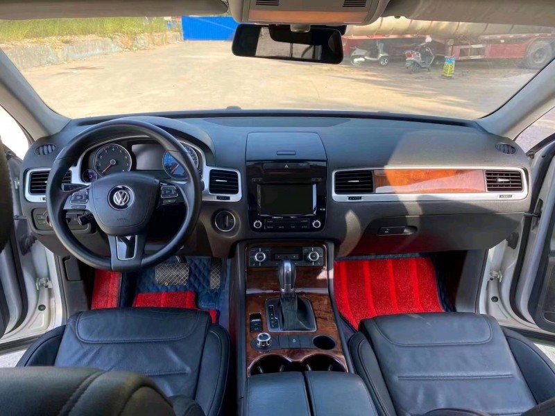 邯郸12年大众途锐2