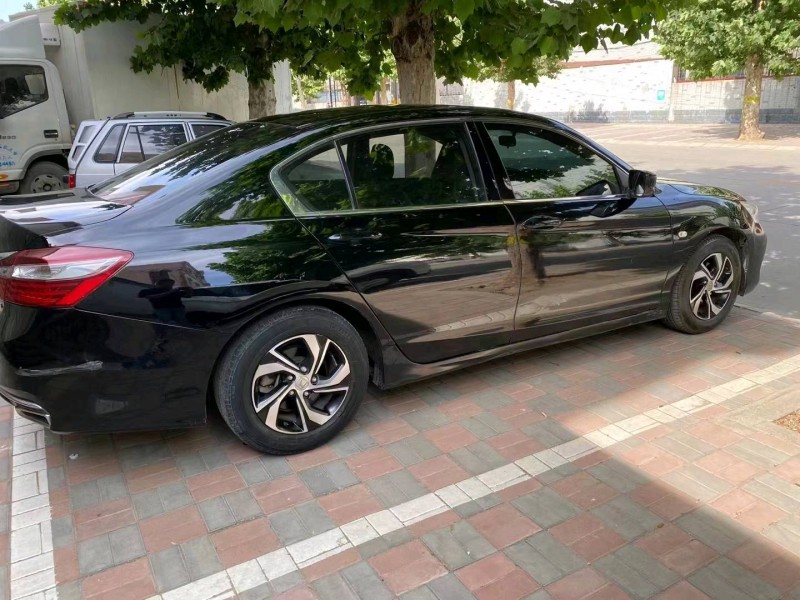 邯郸17年本田雅阁5