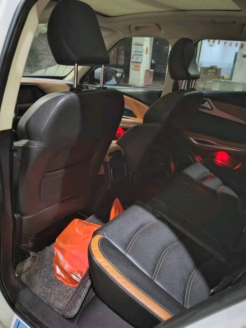 邯郸18年众泰T3008