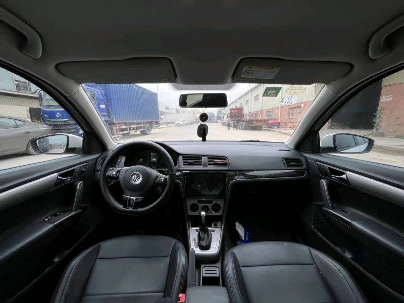 东莞15年大众朗行6