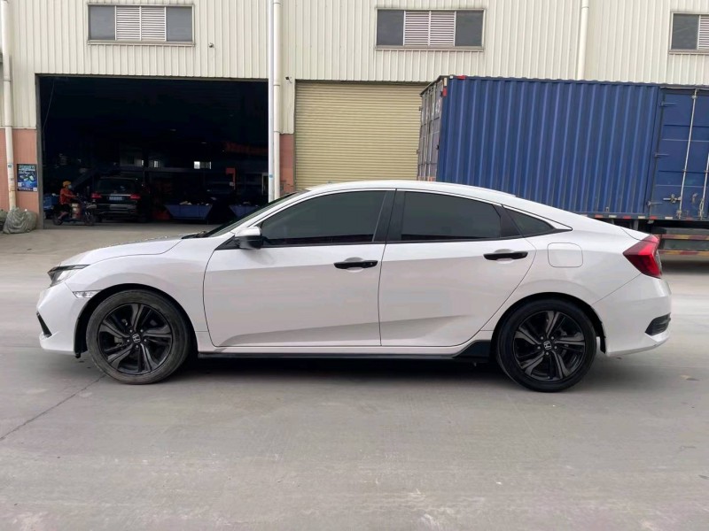 东莞21年本田思域8