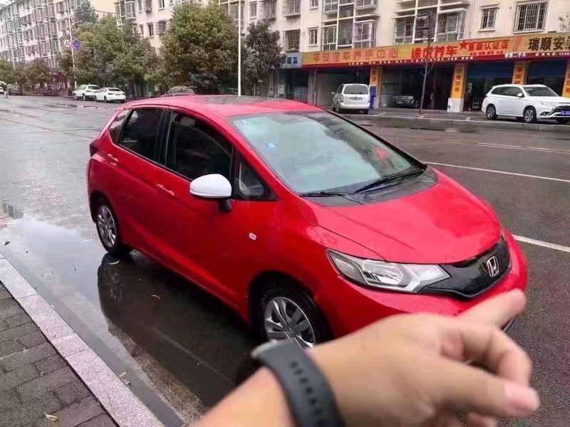 重庆17年本田飞度4