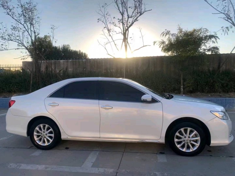 邯郸14年丰田凯美瑞7