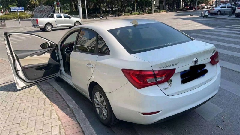 重庆17年别克英朗5