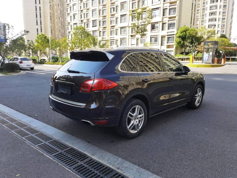 苏州14年保时捷卡宴8