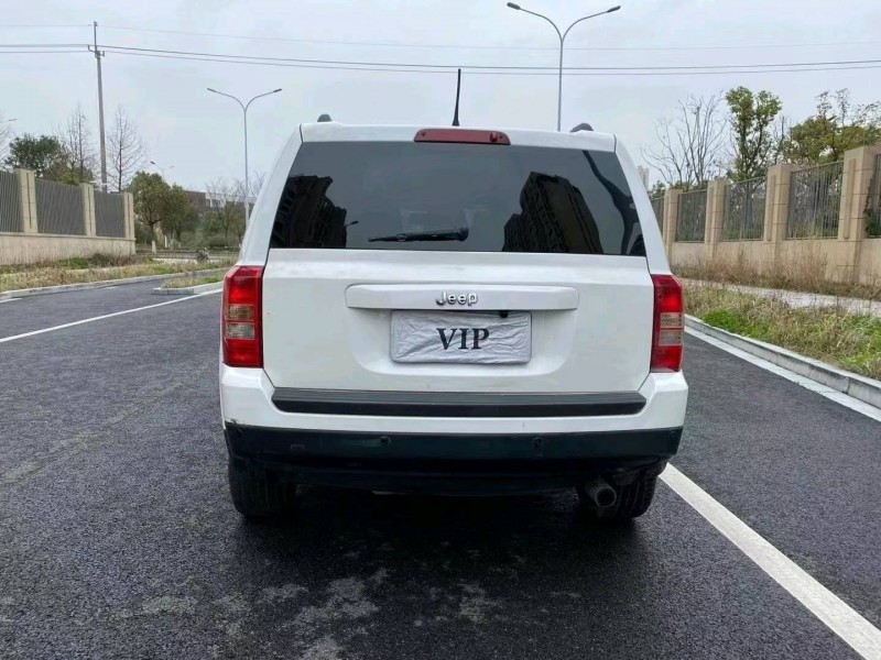 苏州14年Jeep自由客8