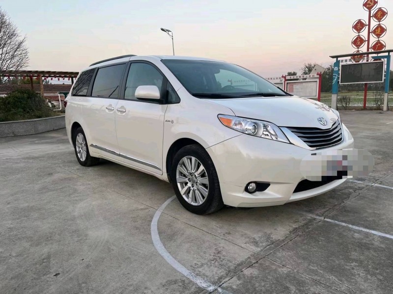 徐州17年丰田塞纳7