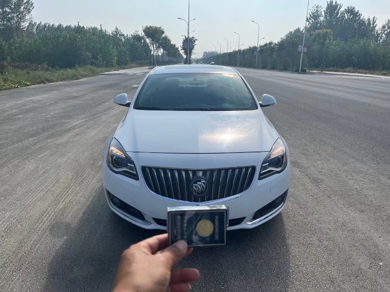 武汉15年别克君威1