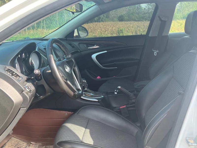 武汉15年别克君威5