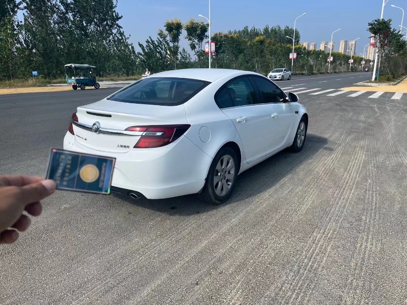 武汉15年别克君威8