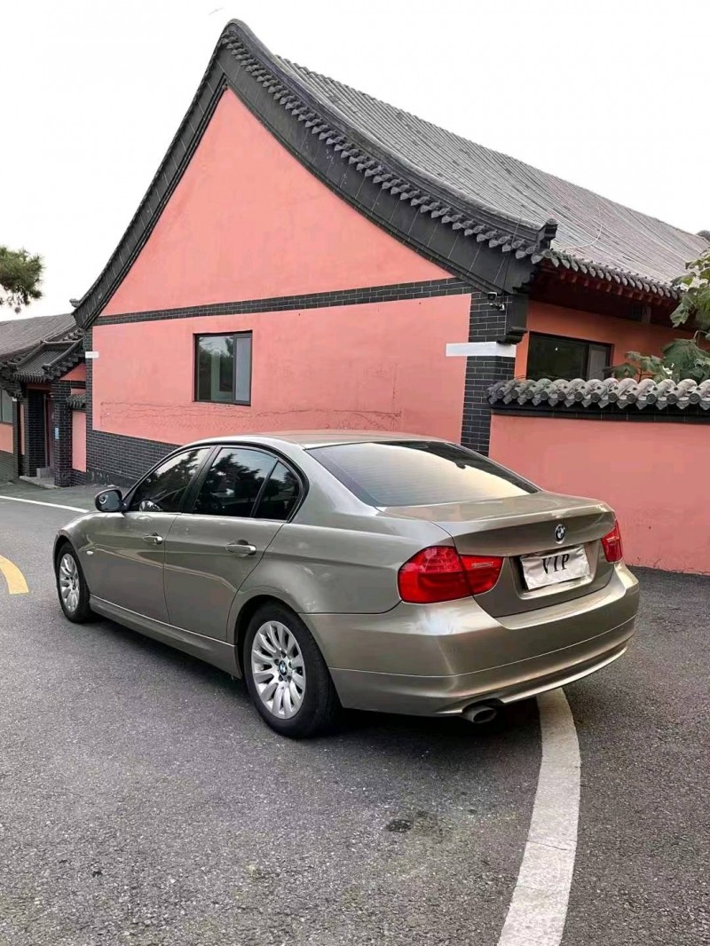 青岛10年宝马3系7