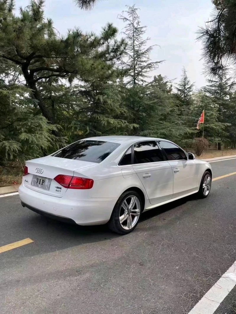 青岛12年奥迪A4L7