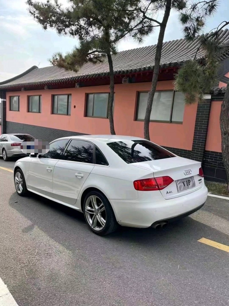 青岛12年奥迪A4L8