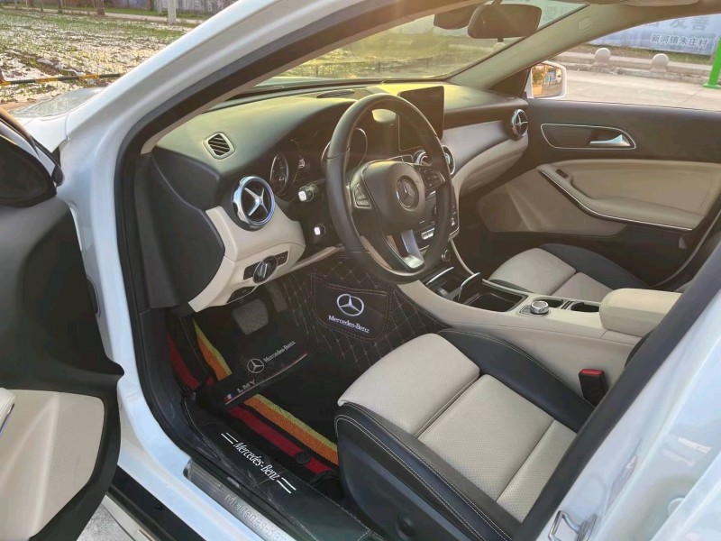 徐州18年奔驰GLA3