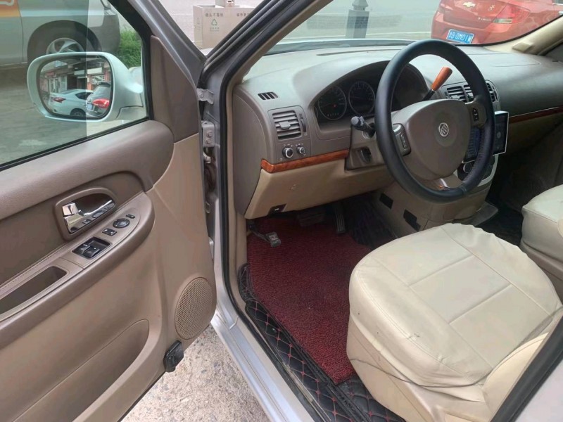 济南11年别克GL88