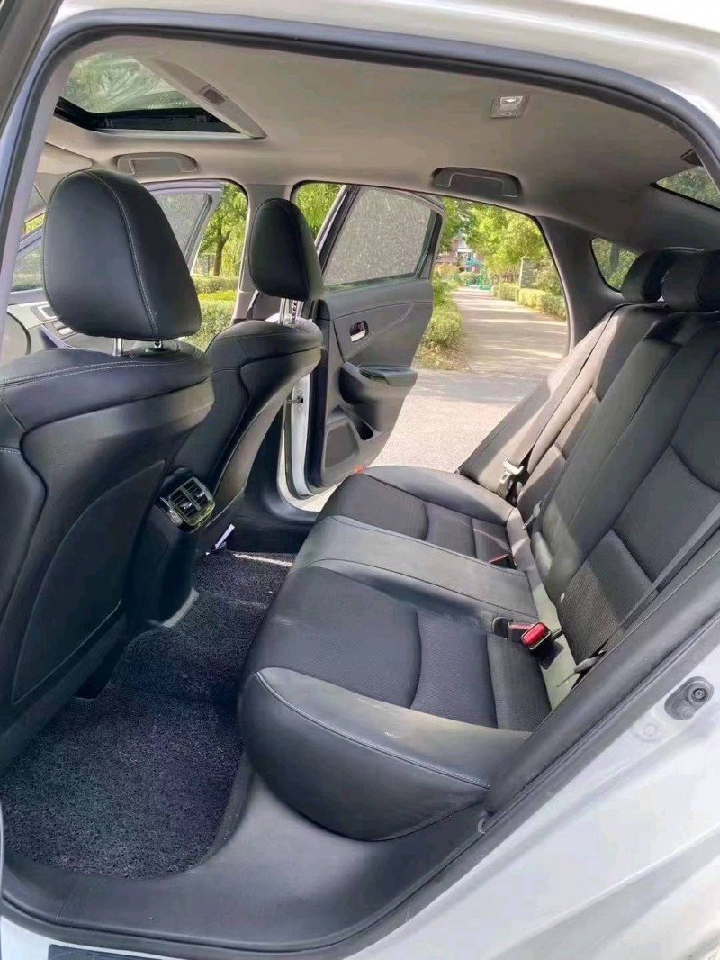 嘉兴18年本田思铂睿8