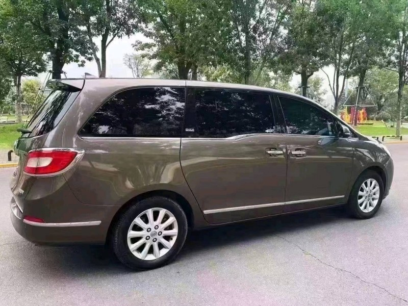 济南13年别克GL83