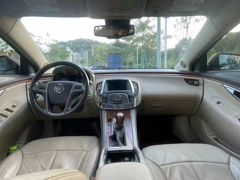 广州11年别克君越9