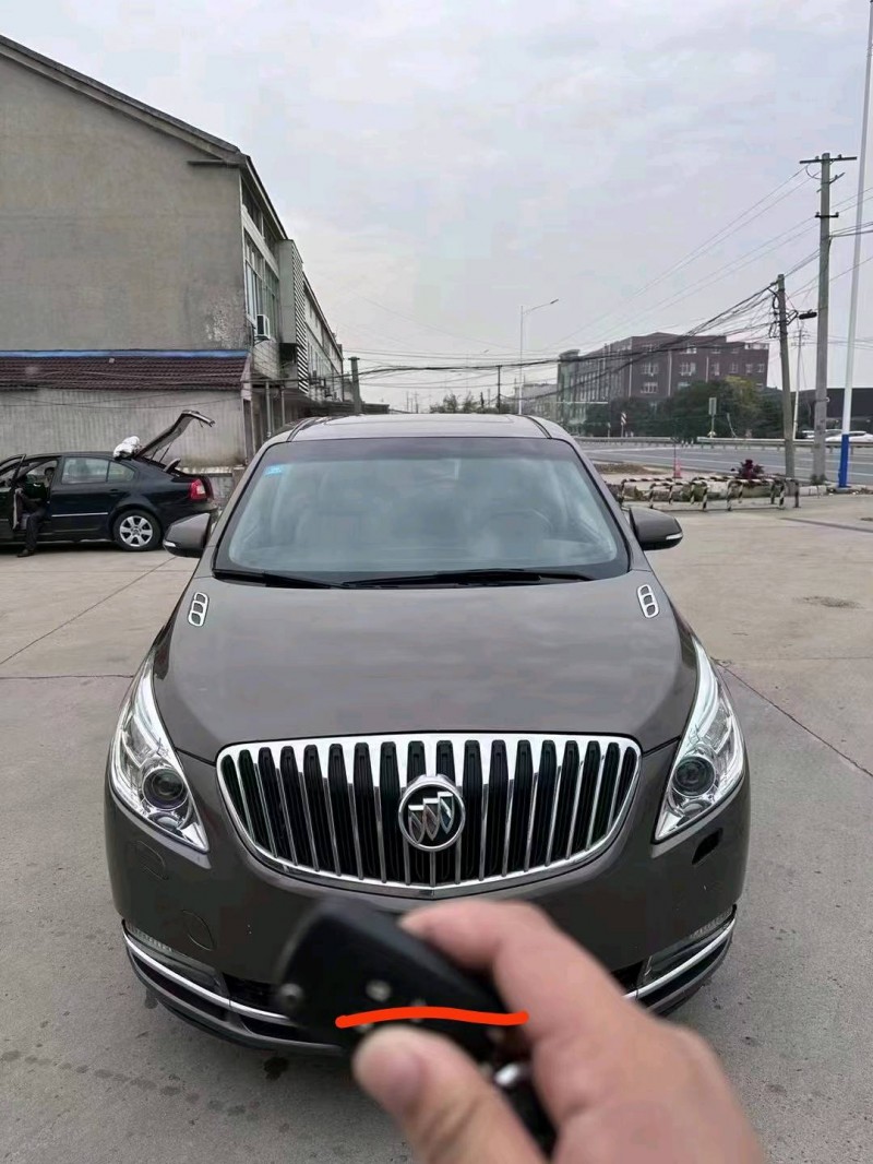 济南13年别克GL81