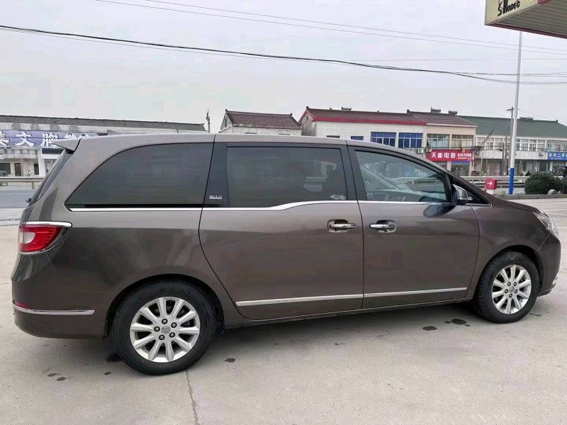 济南13年别克GL83