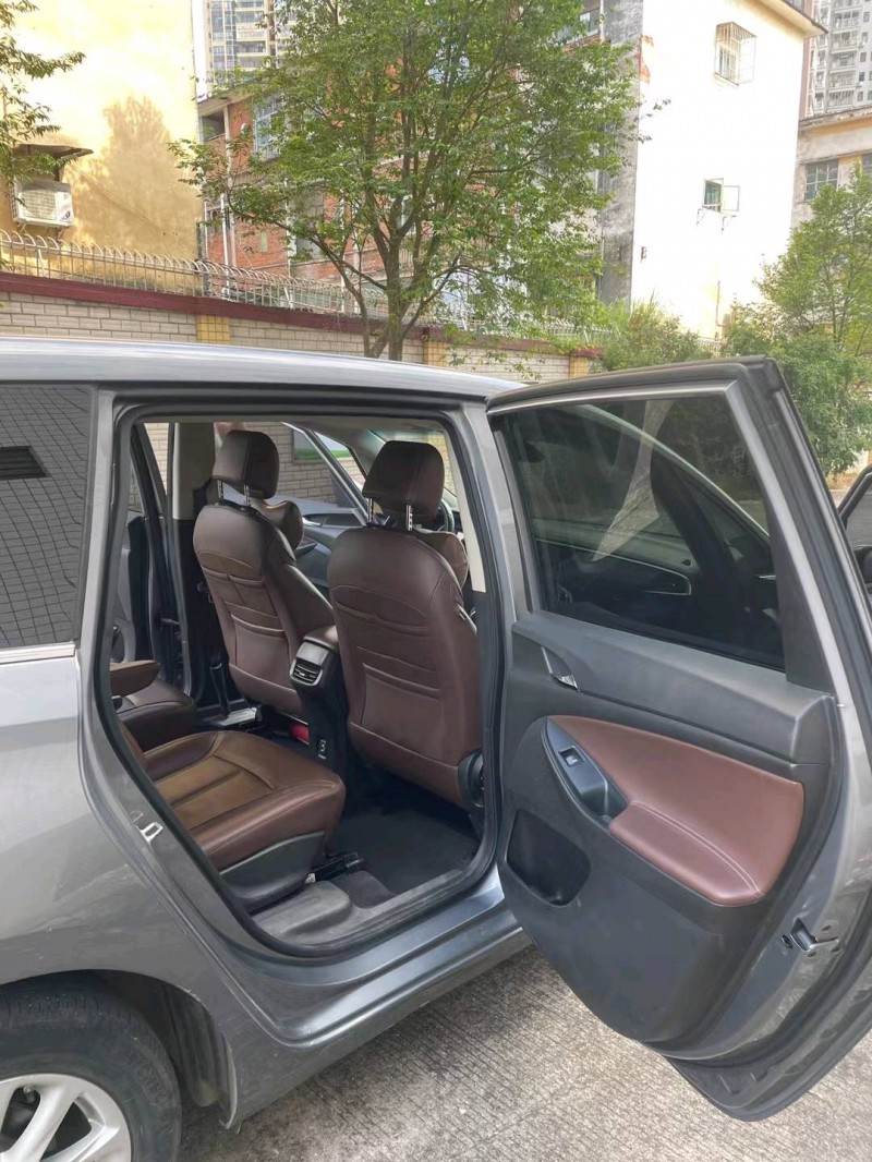 东莞18年别克GL64