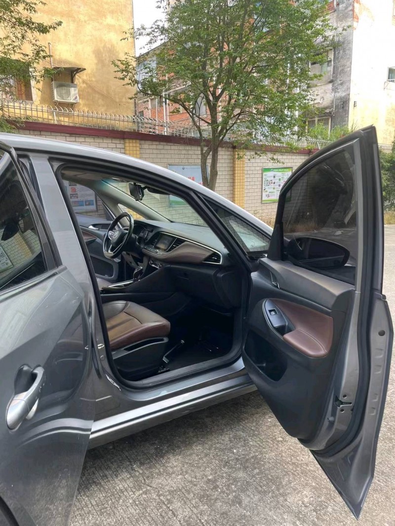 东莞18年别克GL67