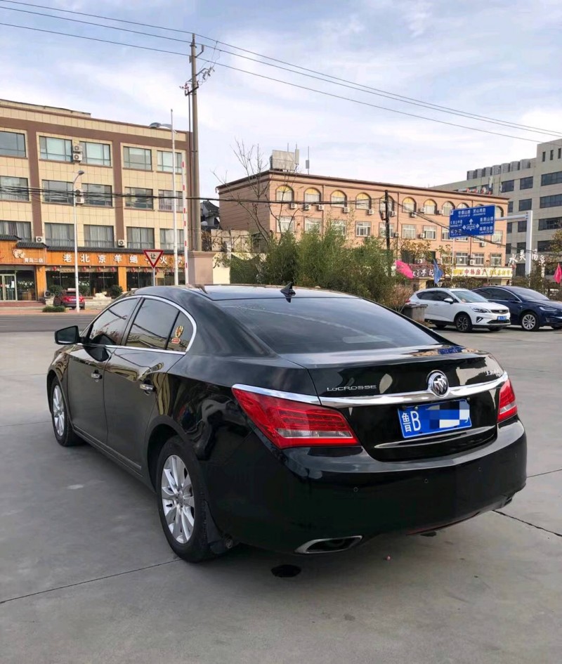 青岛13年别克君越2